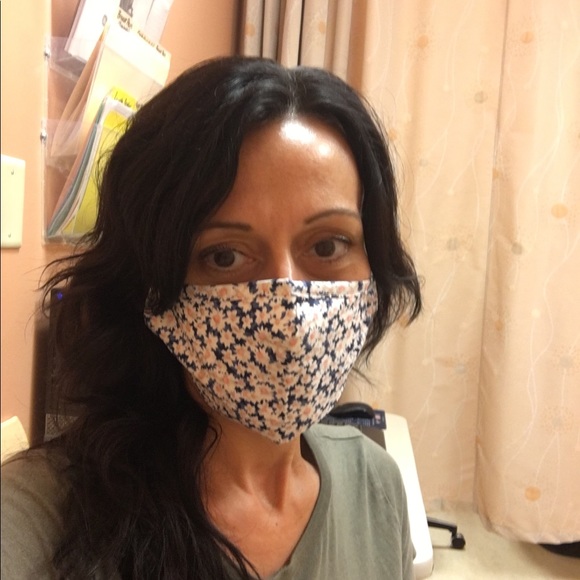 🌺MEET YOUR SELLER/BUYER/POSH AMBASSADOR🌺 - Picture 2 of 5